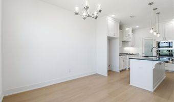 7014 Orange Ave, Bentonville, AR 72713