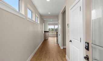 12425 SW SILVERTIP St, Beaverton, OR 97007