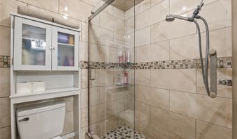 4 Cummings Ln, Bella Vista, AR 72715