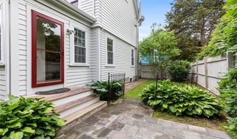 4 Garfield Ave, Bristol, RI 02809
