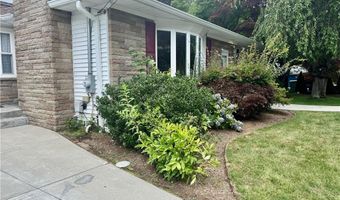 5 Susan Cir, Johnston, RI 02919
