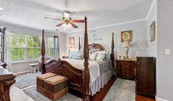 10 Dori Ln, Barnegat, NJ 08005