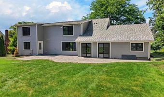 61 Applegate Rd, Cranston, RI 02920