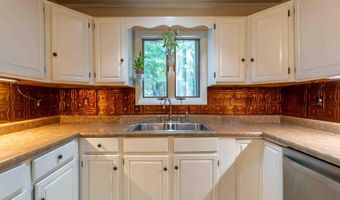 54 New London Dr, Barnstead, NH 03225
