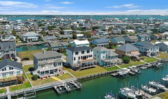 121 Sound Dr, Atlantic Beach, NC 28512
