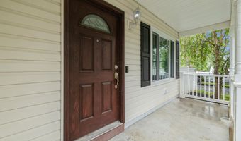 11 Water St, Aberdeen, NJ 07747