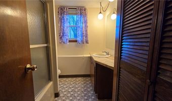 25 Greene Ave, Cranston, RI 02920