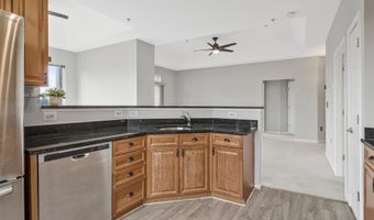 801 S GREENBRIER St 412, Arlington, VA 22204