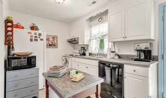 104 Five Oaks Ln, Ashland, VA 23005