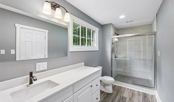 217 N 6th St, Adel, IA 50003