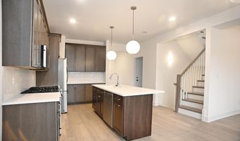 5 W Golfwood Rd, Beverly Shores, IN 46301