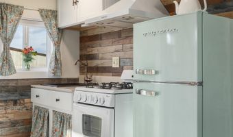 52 Road 8UC, Clark, WY 82435