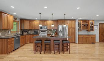 2349 Lakeview Dr, Ames, IA 50010