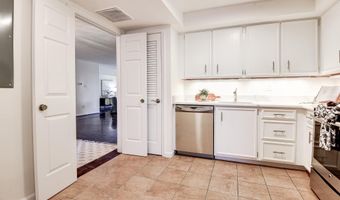 1101 S ARLINGTON RIDGE Rd S 208, Arlington, VA 22202