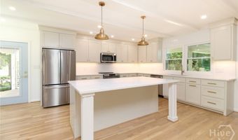 100 Williamsburg Ln, Athens, GA 30605