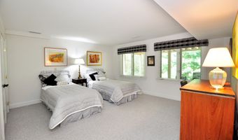 2 Schuyler Ln 2, Bloomfield, CT 06002