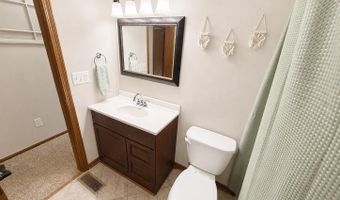 1102 Heritage Ln, Angola, IN 46703