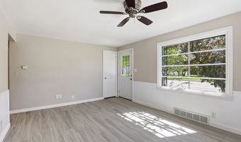 1831 S ONEIDA St, Appleton, WI 54915