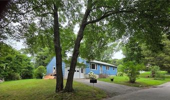 39 Juniper Dr, Hopkinton, RI 02804
