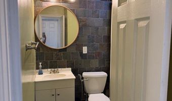 5215 NEWTON St 302, Bladensburg, MD 20710