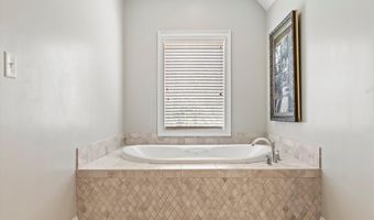 417 LAKEWINDS Rd, Alexander City, AL 35010