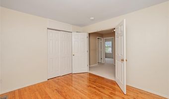742 Arbor Ridge Ct, Ballwin, MO 63021