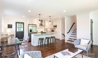 6917 Lancer Dr, Charlotte, NC 28226