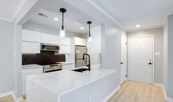 7707 LAFAYETTE FOREST Dr 21, Annandale, VA 22003