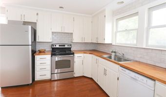 51 Gibbs Ave, Newport, RI 02840