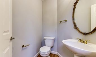 953 HARRISON Cir, Alexandria, VA 22304