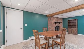 46 Stone Gate Dr, North Kingstown, RI 02852