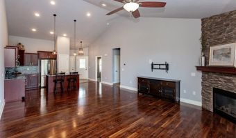 938 15th St SE, Altoona, IA 50009