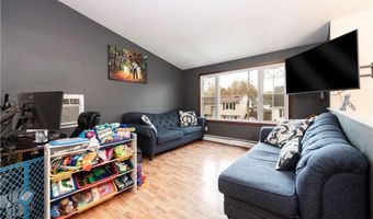 33 Valley St, Cumberland, RI 02864