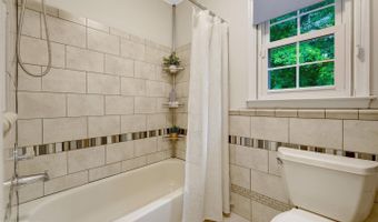 4003 KLOMAN St, Annandale, VA 22003