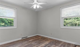 25 High St, Warwick, RI 02886