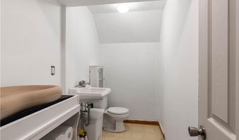 3 Mallory Ct, Bristol, RI 02809