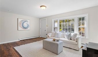 400 Schooner Ave, Jamestown, RI 02835