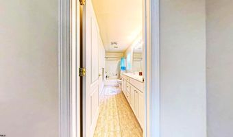 203 Cynwyd Dr, Absecon, NJ 08201