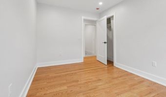 14 Redwood St, Bergenfield, NJ 07621