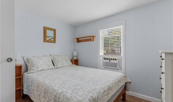 8 Presque Isle Trl, Narragansett, RI 02882