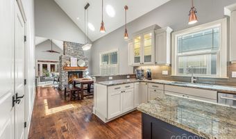 723 E 35th St, Charlotte, NC 28205