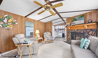 55521 FRONT St, Astor, FL 32102