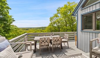 30 Woodcrest Ter, Amawalk, NY 10501