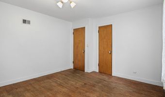 418 S Vail Ave, Arlington Heights, IL 60005