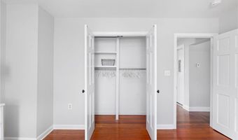 23 Vernon Ave 1, Newport, RI 02840