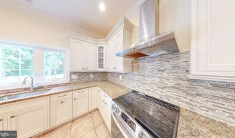 6403 EARLHAM Dr, Bethesda, MD 20817