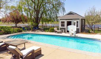 3741 Persimmon Dr, Algonquin, IL 60102