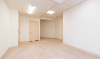 5812 HICKORY HOLLOW Ln, Doylestown, PA 18902