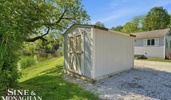 2122 Michigan St, Algonac, MI 48001