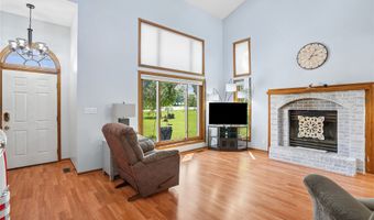 8032 NE 27th Ave, Altoona, IA 50009